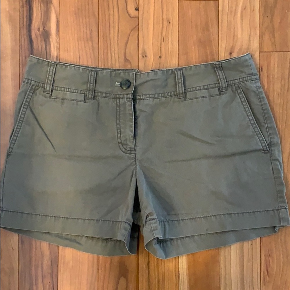 Loft size 8 brown shorts